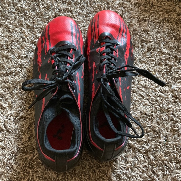 Under Armour Other - Black and red cleats